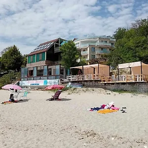 Happy Beach Проживание в семье